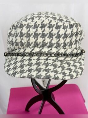 August Hats Houndstooth Chain Newsboy/Conductor Wool Mix Cap Gray & White  NWT